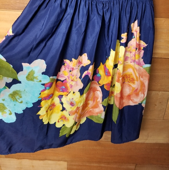 Love...Ady floral summer dress size XS - Picture 3 of 5
